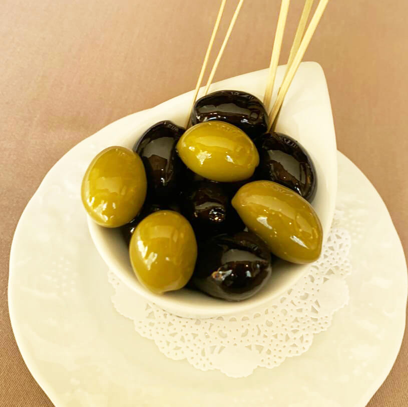 Испанские оливки и маслины